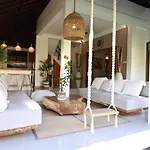 Villa Santai, Huge Garden Seminyak Square