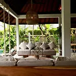 Villa Santai, Huge Garden Seminyak Square