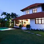 Villa Santai, Huge Garden Seminyak Square