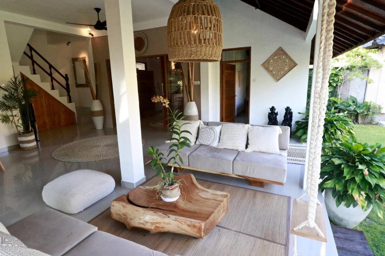 Santai, Huge Garden Square Villa Seminyak (Bali)